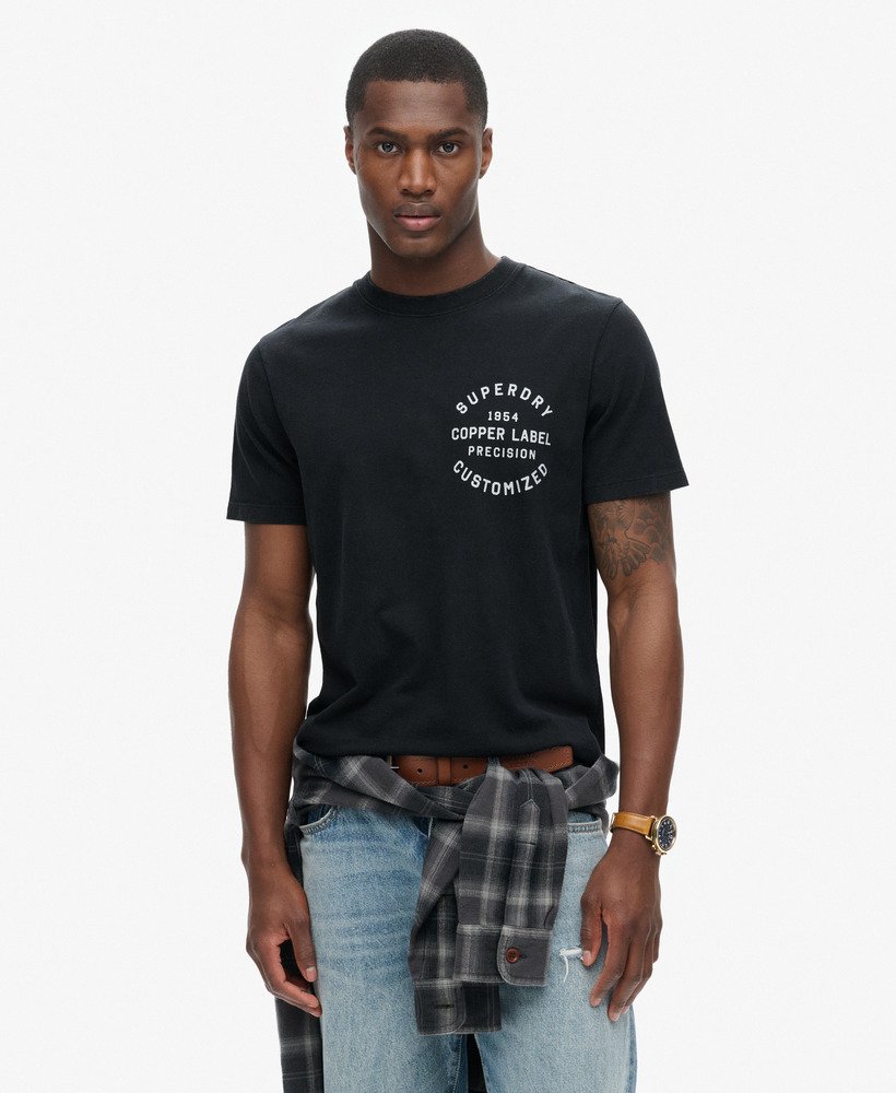 camiseta copper label com estampa no peito na cor preto jato