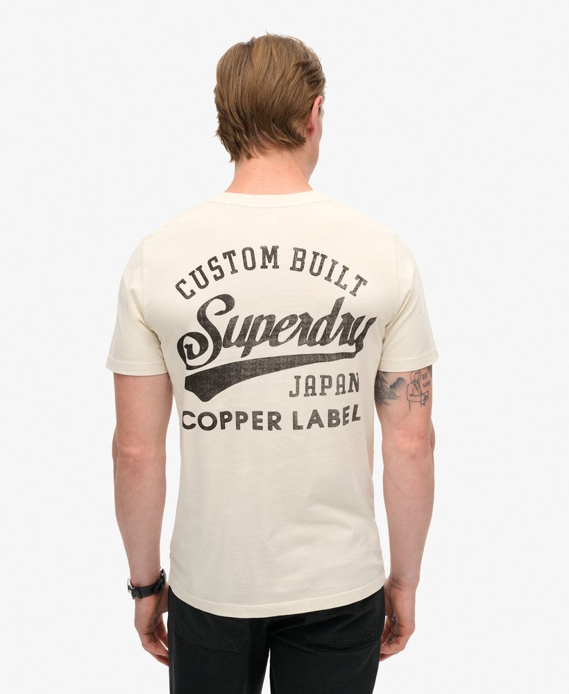 camiseta copper label com estampa no peito na cor branca arroz.