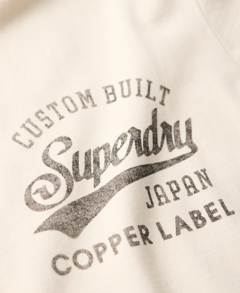 camiseta copper label com estampa no peito na cor branca arroz.