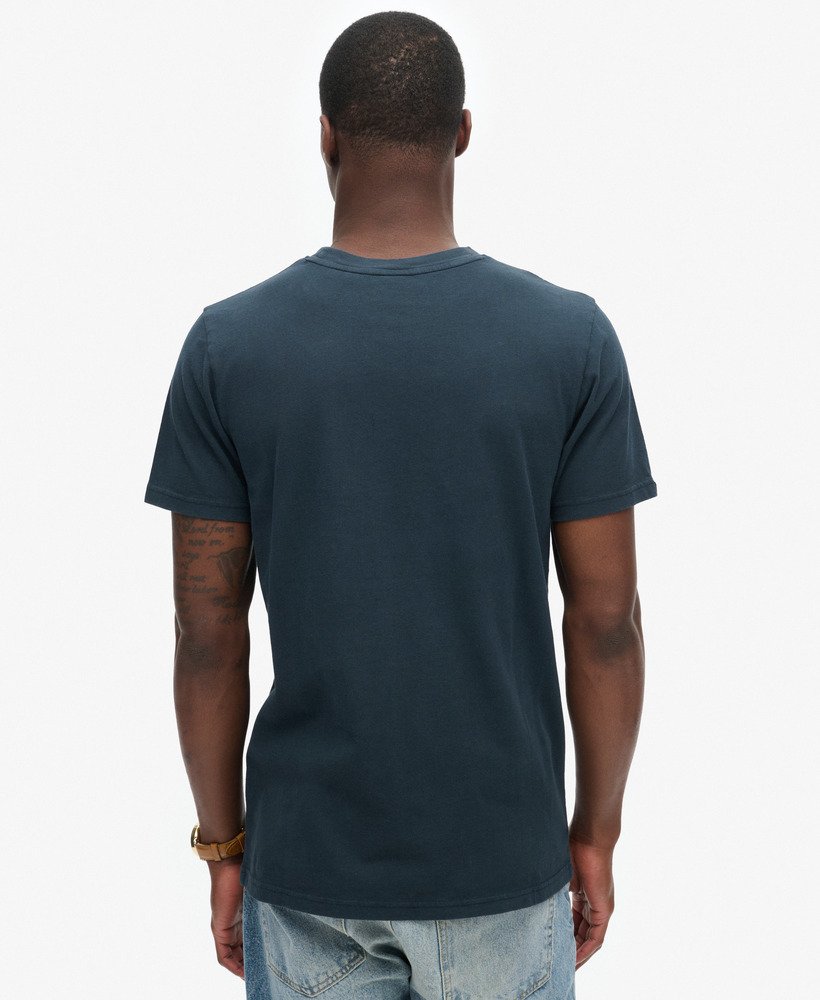 camiseta vintage com estampa de logo na cor azul marinho eclipse