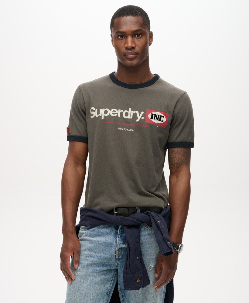 camiseta gráfica core logo ringer workwear na cor cinza ardósia escuro