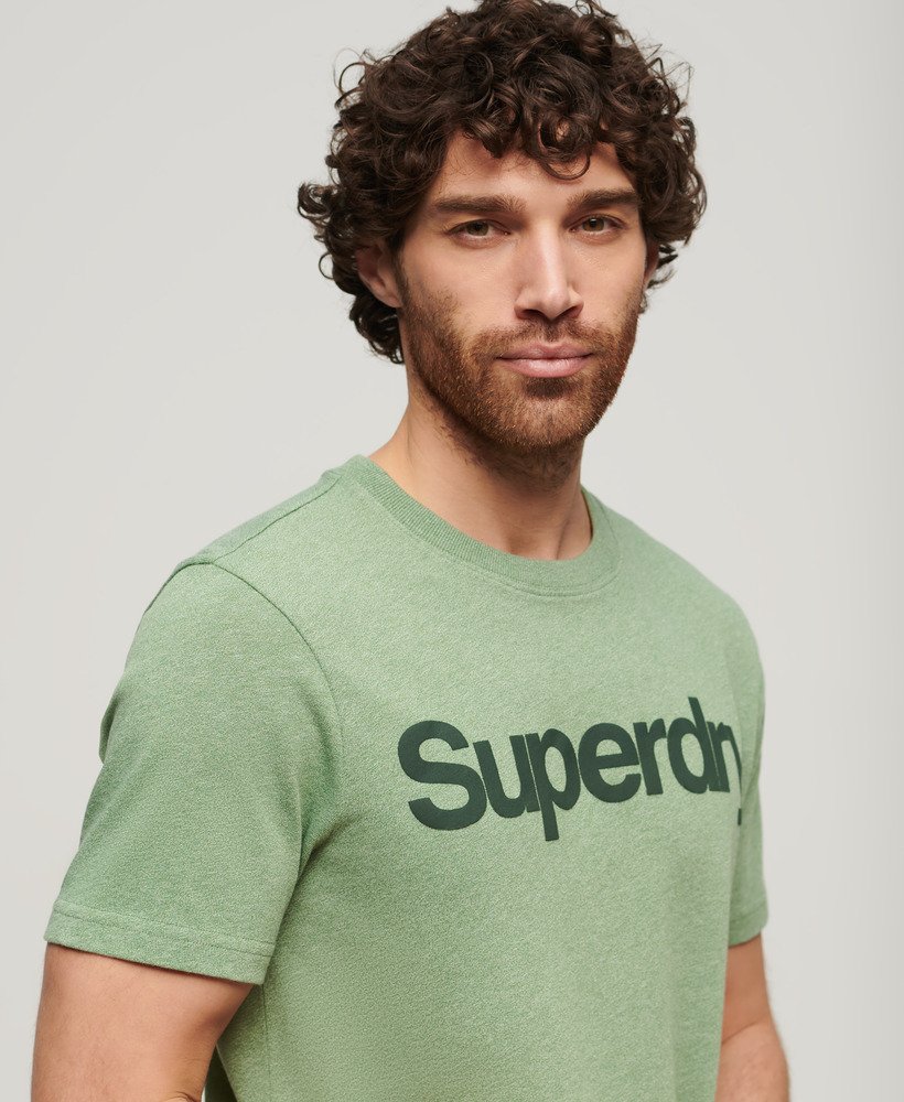 camiseta clássica vintage core logo na cor verde portland grit