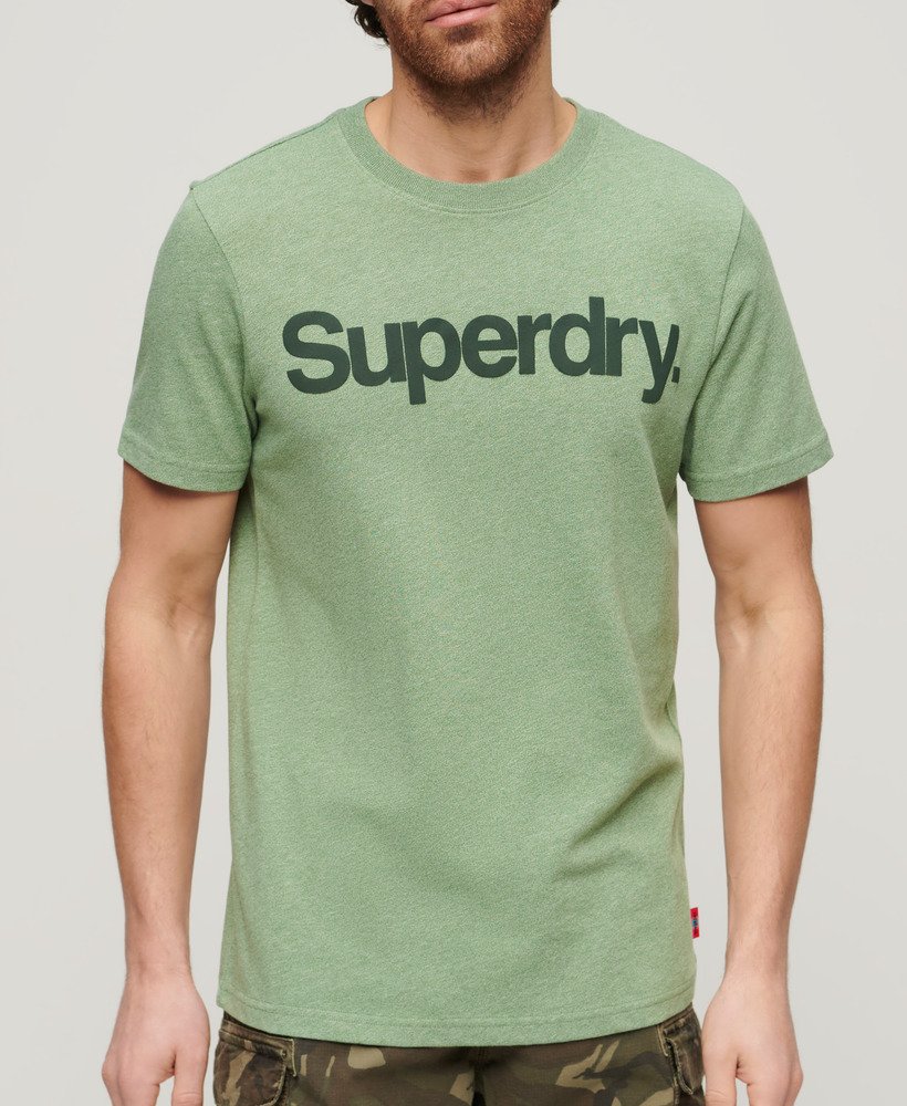 camiseta clássica vintage core logo na cor verde portland grit