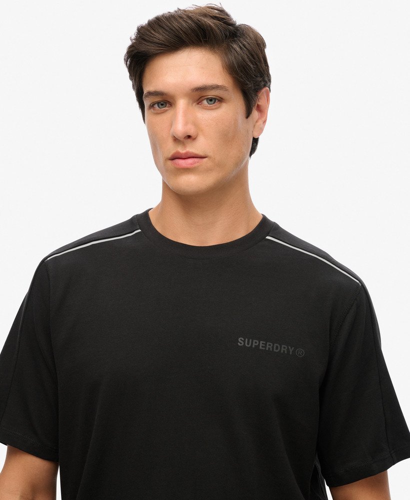 camiseta tech logo relaxed na cor pretarefletiva