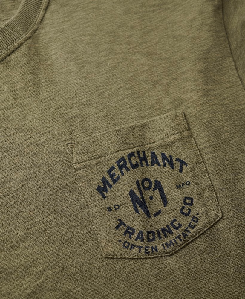 Loja Merchant - Camiseta com estampa