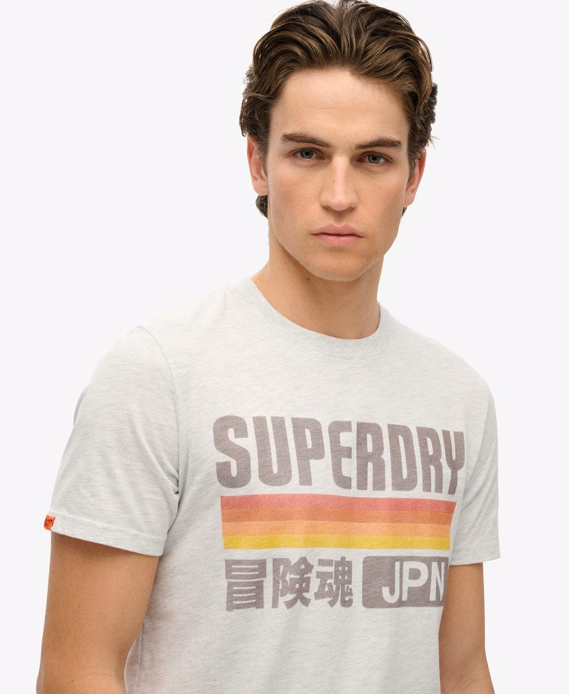 Camiseta japonesa listrada e modelagem relaxada