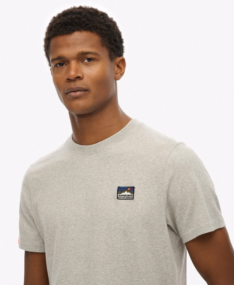 Camiseta Relaxada Bordada para Atividades ao Ar Livre