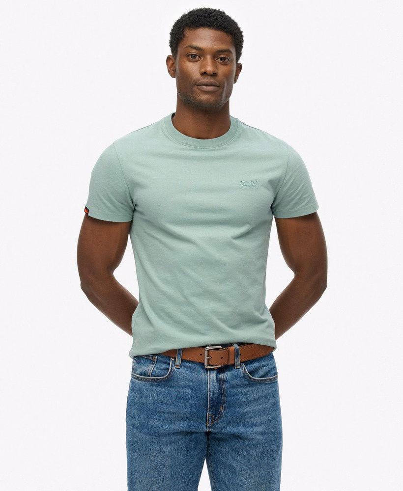 Camiseta com logo essencial