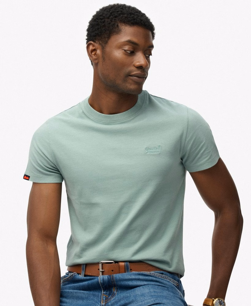 Camiseta com logo essencial