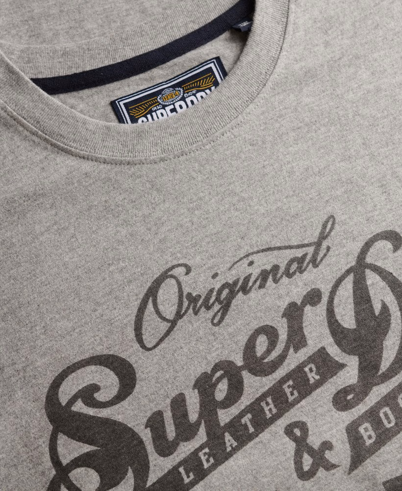 Camiseta Leather & Boot Co com estampa Script