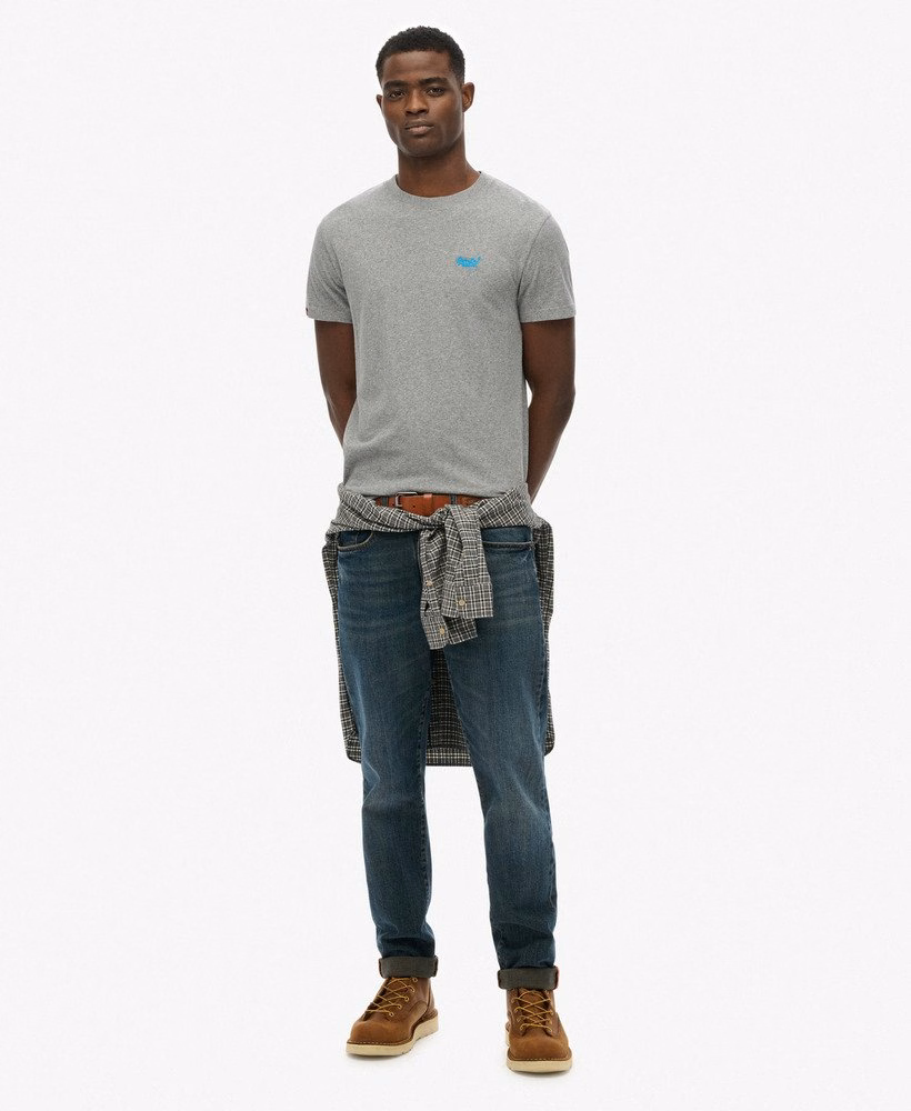 Camiseta com logo essencial