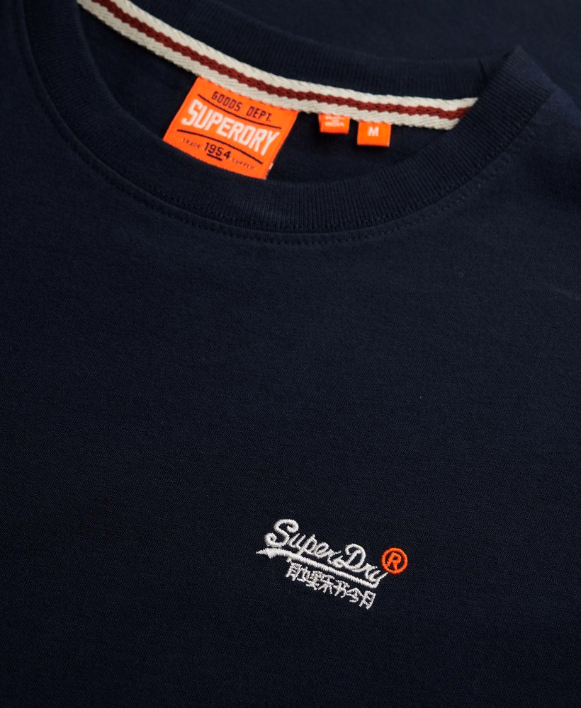 Camiseta essencial com bordado contrastante