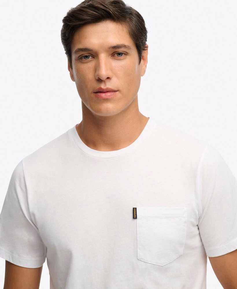Camiseta Clássica Essencial com Bolso