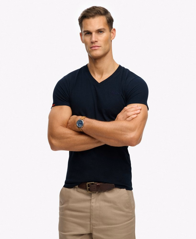 Camiseta de algodão orgânico com decote em V e logotipo bordado