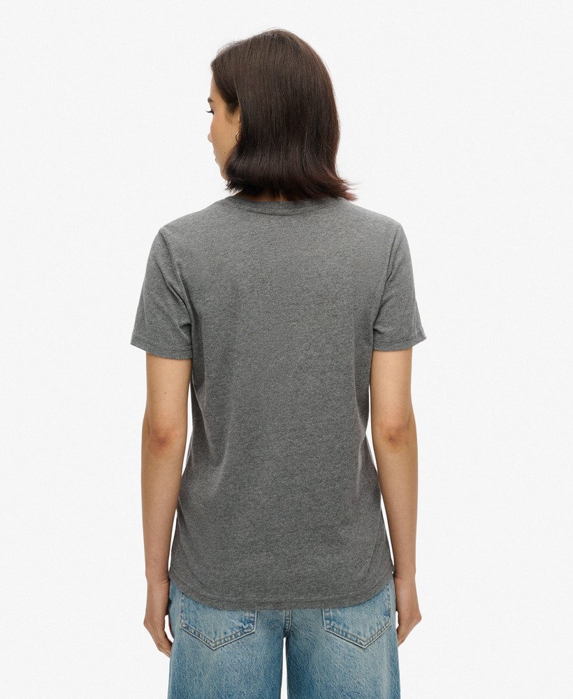 camiseta com logo vintage na cor cinza mesclado.