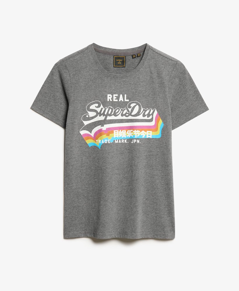 camiseta com logo vintage na cor cinza mesclado.