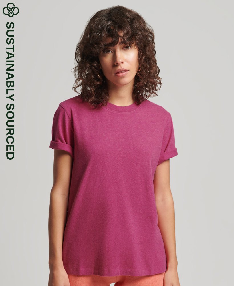 camiseta vintage com logo em algodão orgânico na cor magenta mesclado.