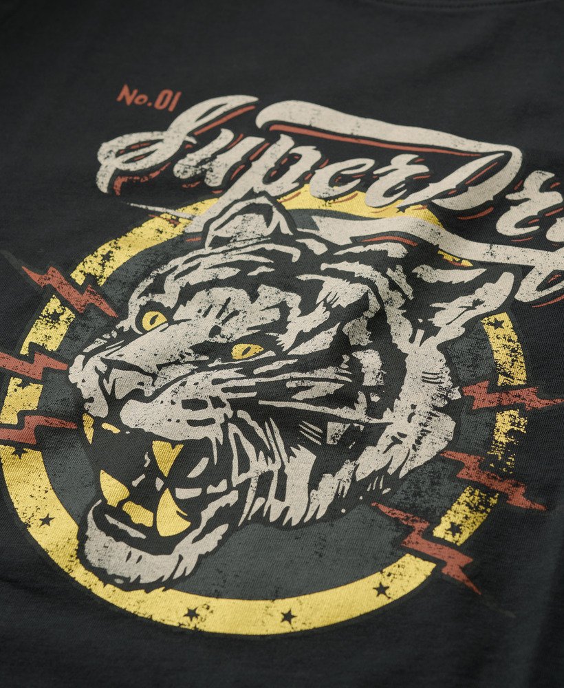 camiseta boho com estampa na cor preta