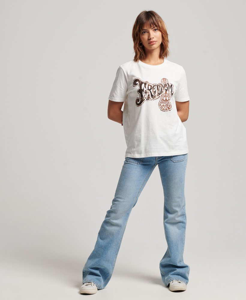camiseta vintage bordada na cor new chick