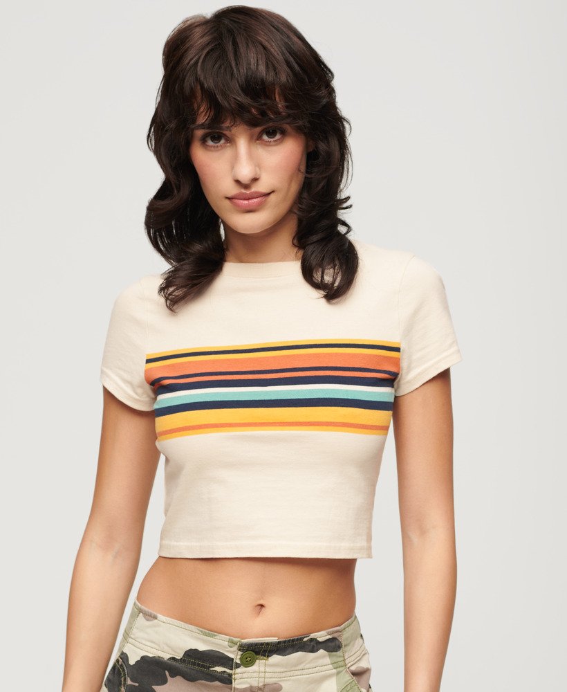 camiseta cropped listrada vintage em tons de aveia e laranja.