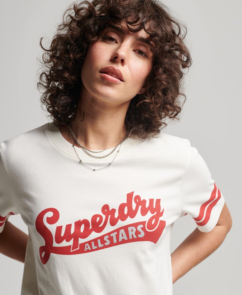 camiseta universitária vintage em algodão orgânico na cor off white.