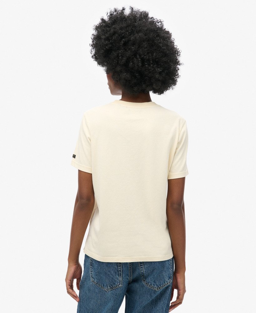 camiseta vintage floral com estampa em marrom claro mesclado
