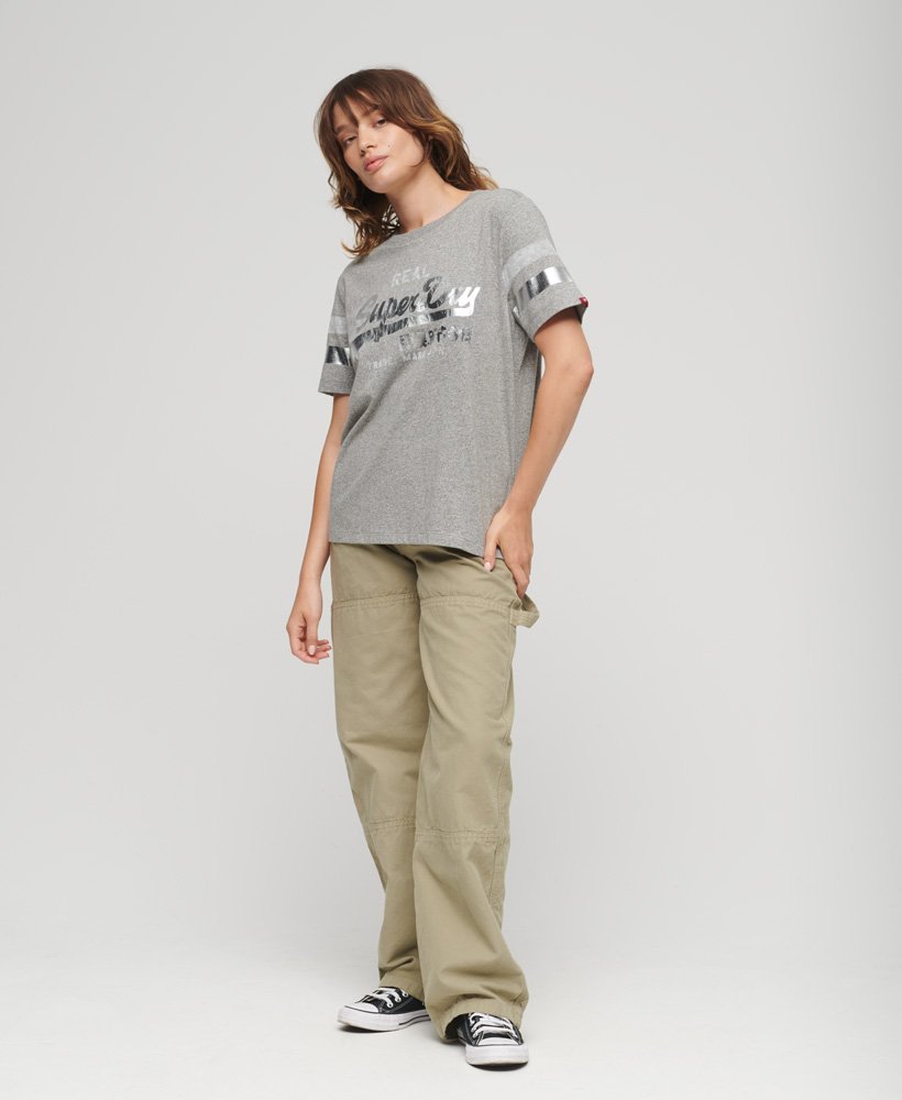 camiseta esportiva com logo vintage em cinza mesclado vintage.