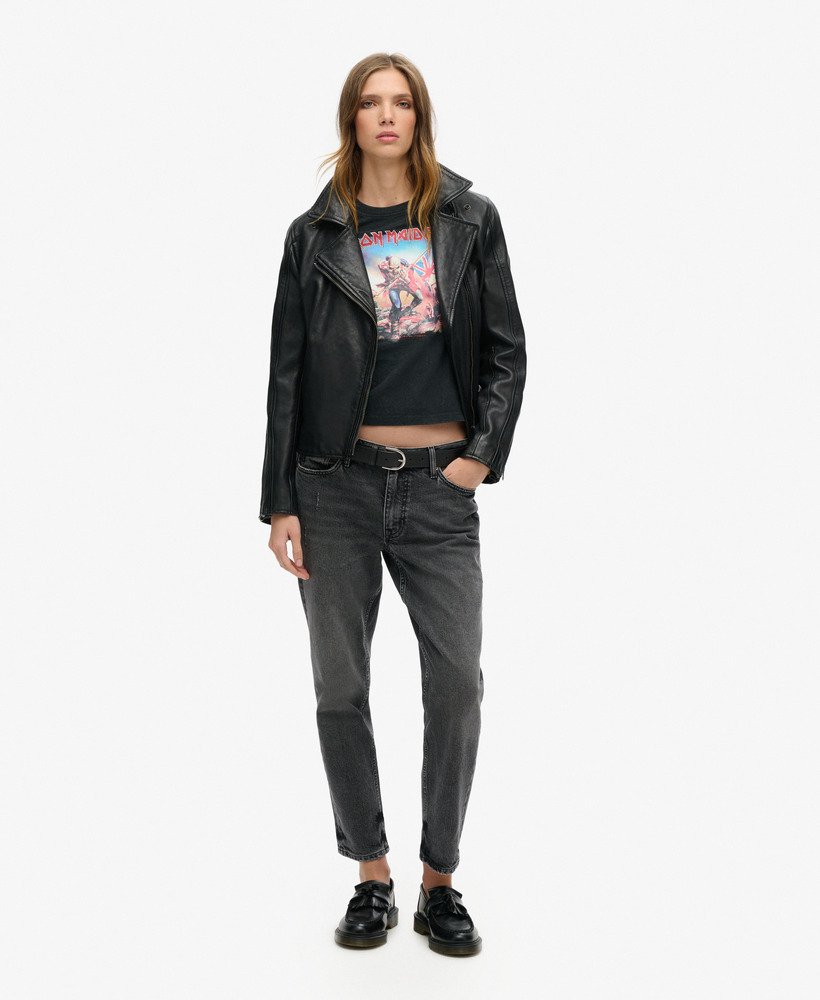 camiseta iron maiden x superdry de manga curta modelo heavy back na cor preta.