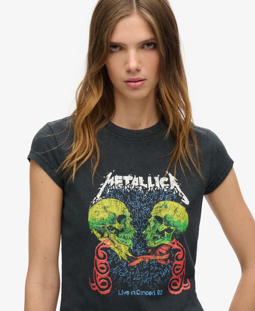 camiseta metallica x superdry de manga curta modelo heavy back na cor preta.
