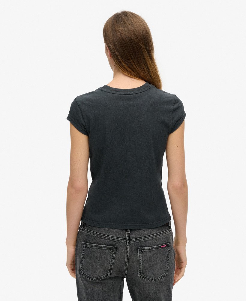 camiseta metallica x superdry de manga curta modelo heavy back na cor preta.