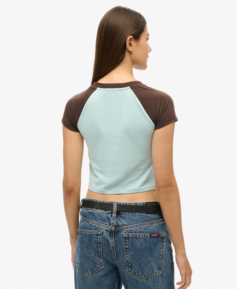 camiseta infantil cropped estilo beisebol em azul celestemarrom chocolate escuro