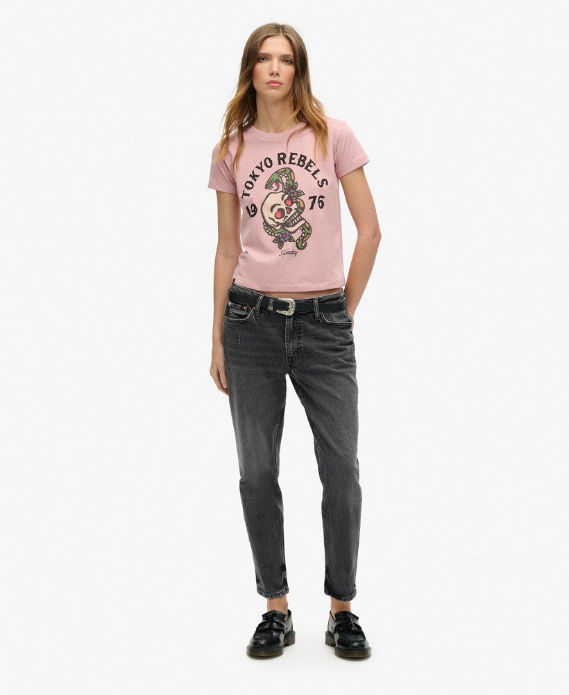 camiseta com estampa de tatuagem estilo anos 90 na cor rosa blush.