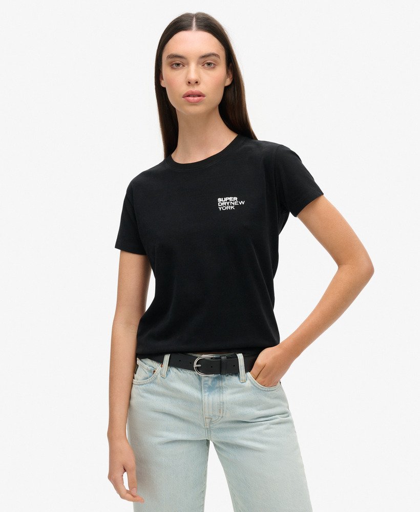 camiseta cropped sport luxe com logo na cor preta.