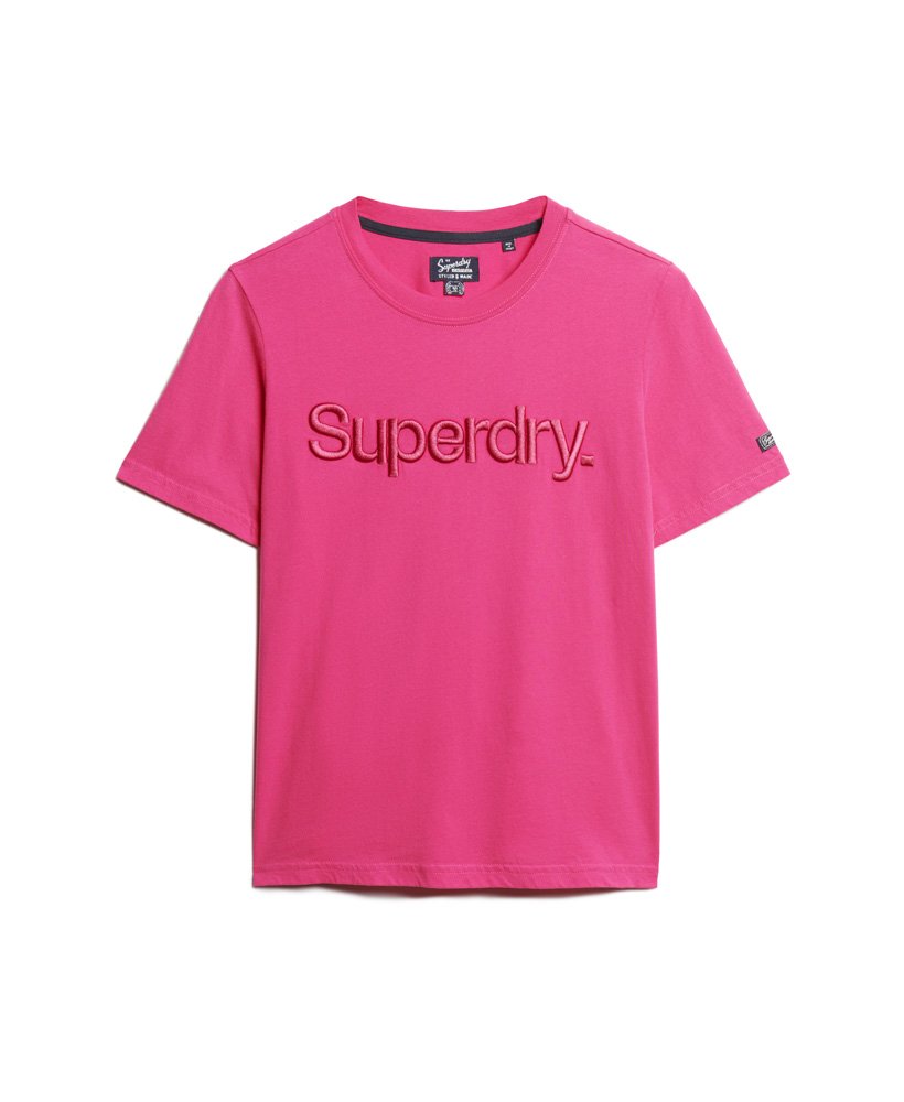 camiseta com logo bordado em tom sobre tom na cor rosa framboesa