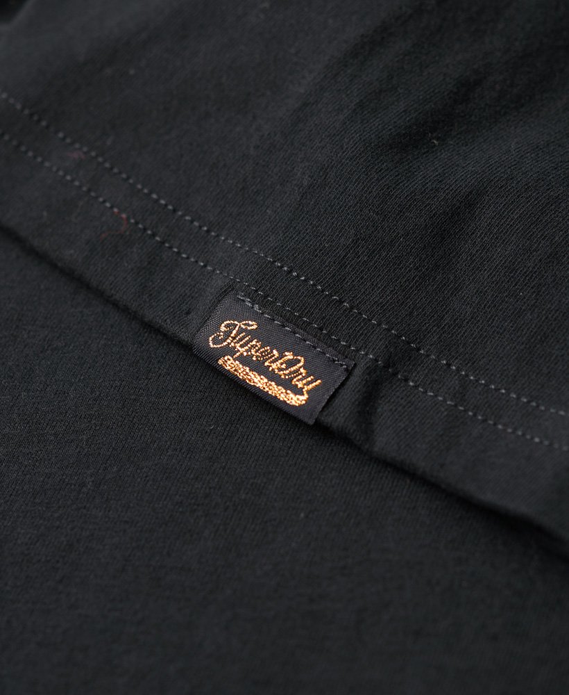 camiseta vintage logo narrative na cor preta