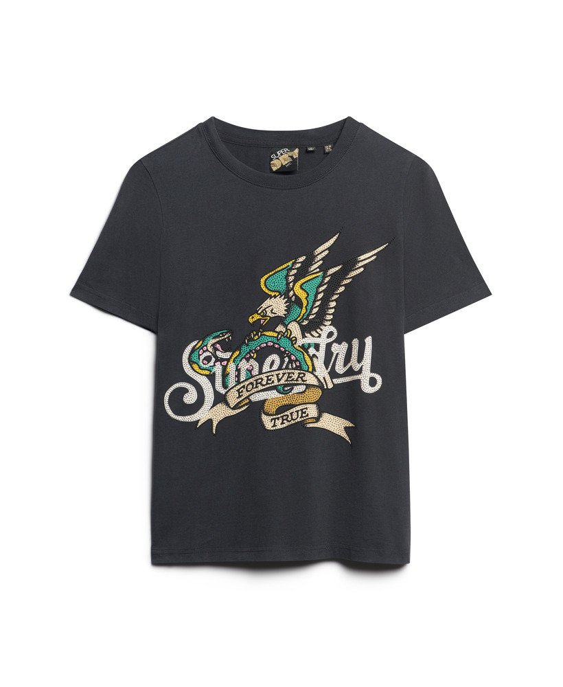 camiseta com estampa de tatuagem em preto intenso.