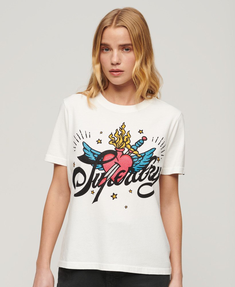 camiseta com estampa de tatuagem em tom cru