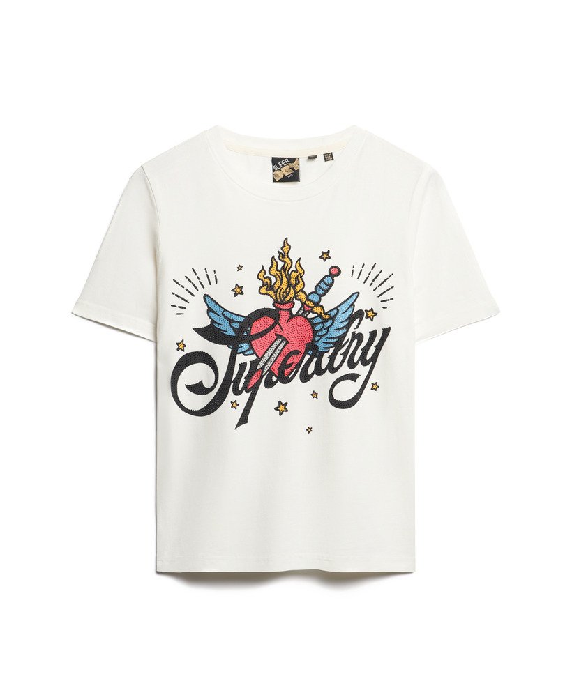 camiseta com estampa de tatuagem em tom cru
