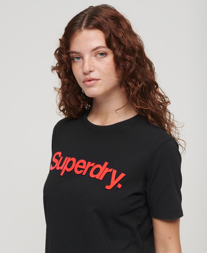 camiseta core neon logo na cor preta