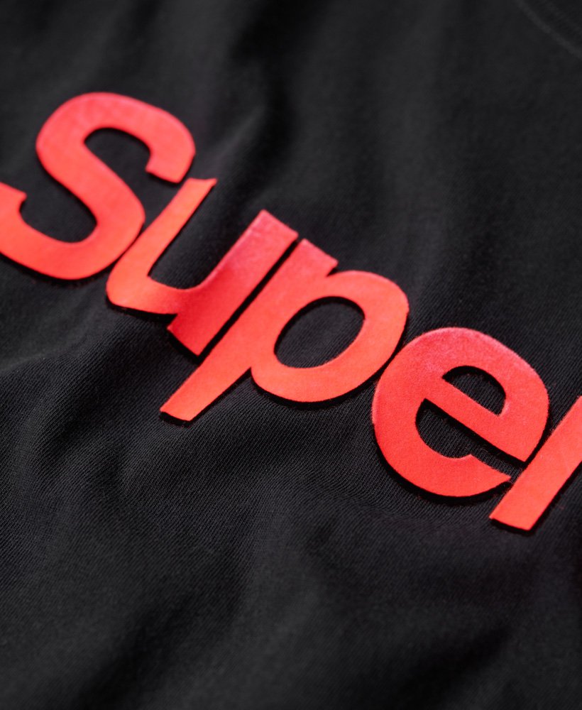 camiseta core neon logo na cor preta