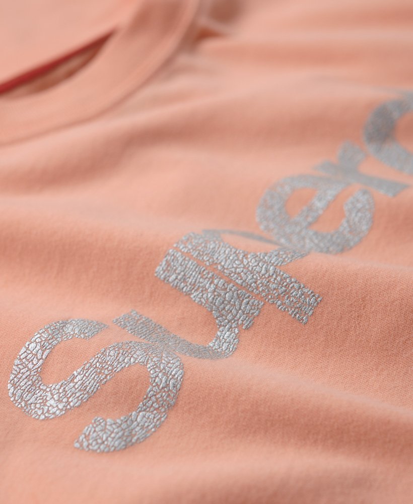 camiseta metallic core logo na cor rosa papaya punch
