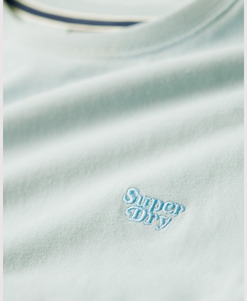 camiseta essential logo fitted na cor azul celeste de inverno