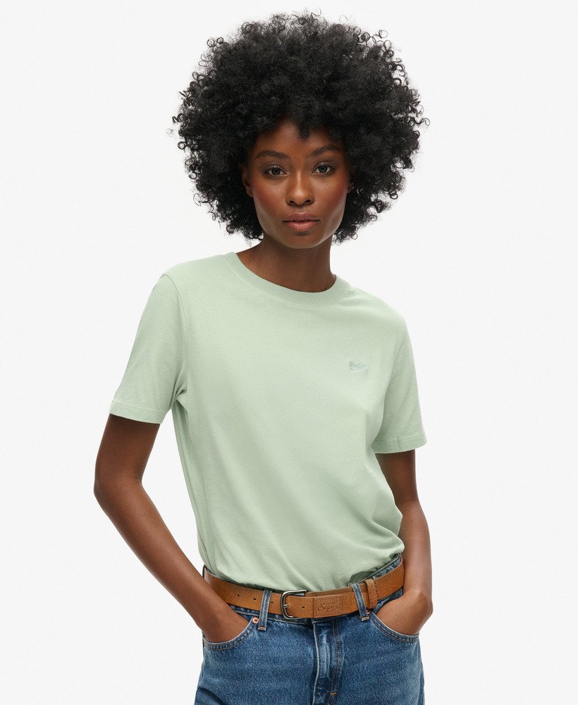 camiseta de algodão orgânico com logo vintage bordado na cor verde-mar.