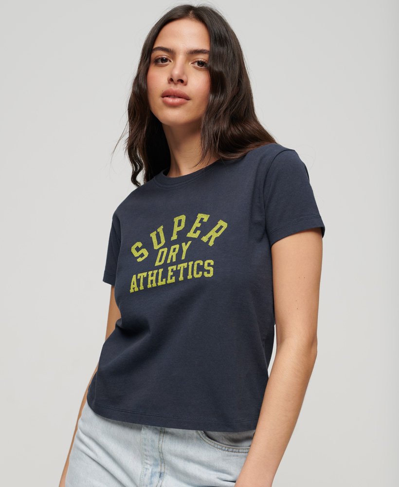camiseta athletic essentials graphic anos 90 em azul-marinho