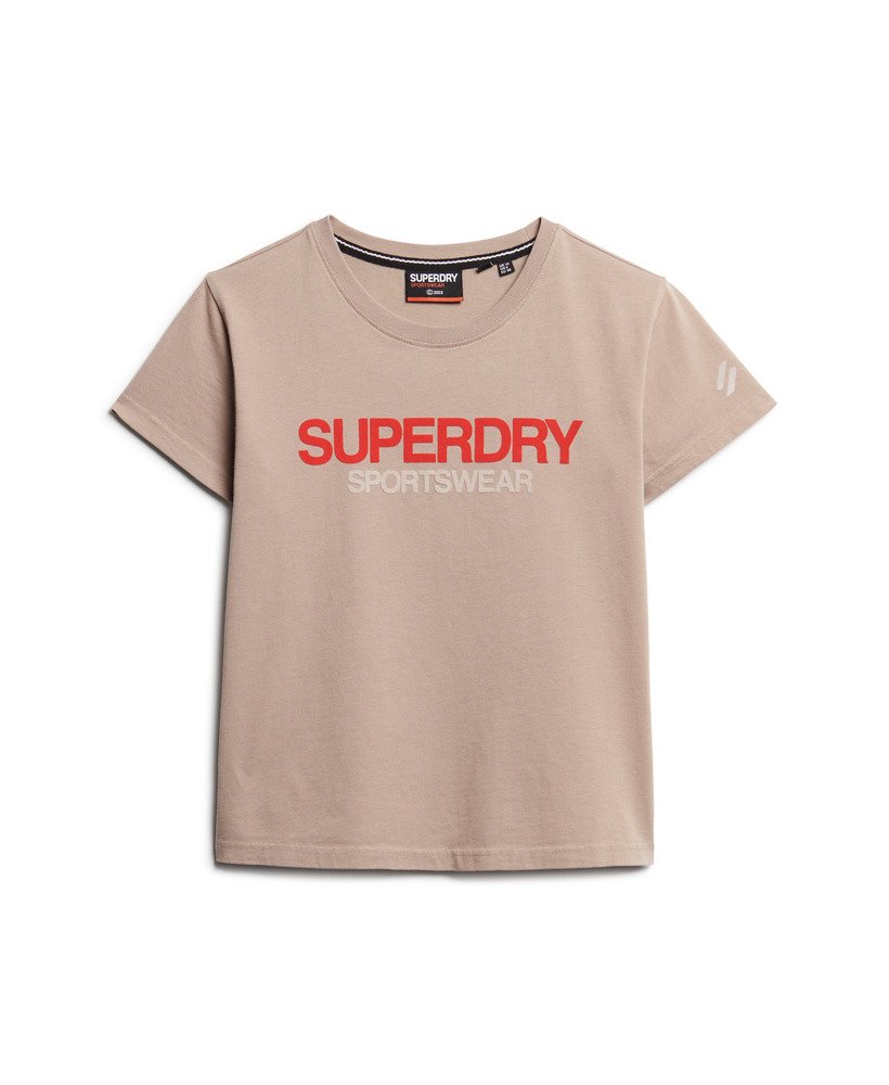 camiseta esportiva ajustada com logo em tom bege escuro texturizado.