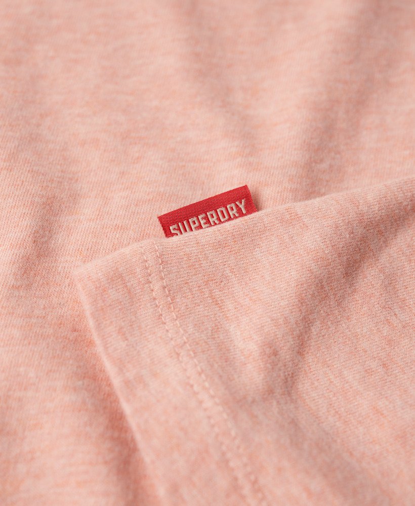 camiseta com logo vintage bordado na cor abbey peach heather.