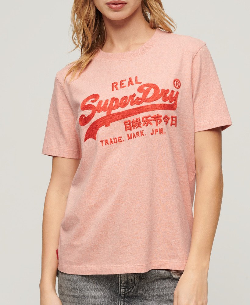 camiseta com logo vintage bordado na cor abbey peach heather.