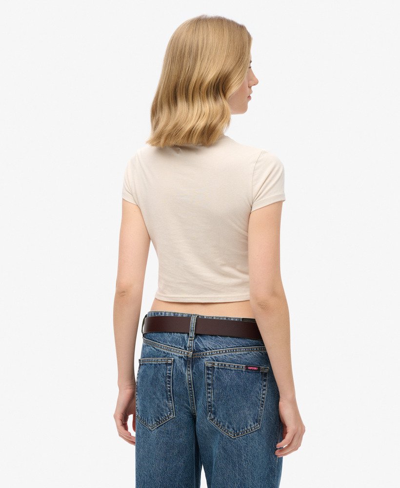 camiseta cropped listrada vintage na cor aveia.