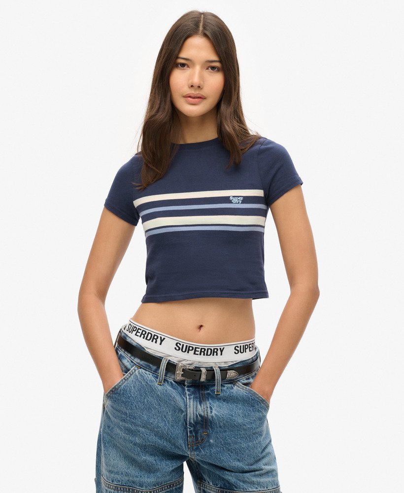 camiseta cropped listrada vintage em estilo preppy azul marinho.