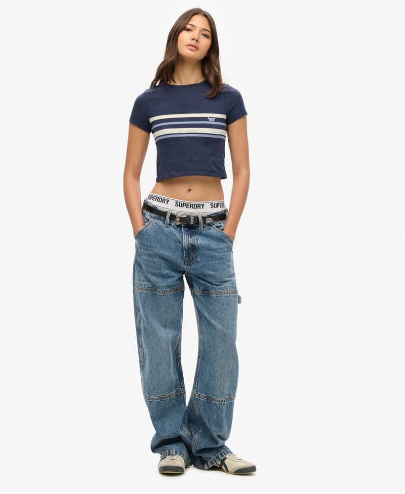 camiseta cropped listrada vintage em estilo preppy azul marinho.